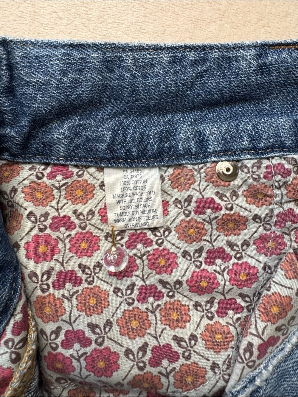 American Eagle Medium Blue Women's Jean skirt with Pink Logo Stitching - Picture 3 of 5
